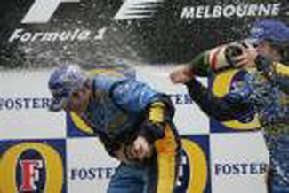 图文-F1澳大利亚站颁奖仪式阿隆索不依不饶