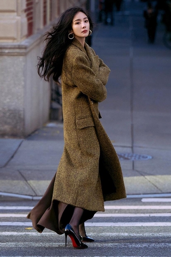 在高跟鞋这个赛道杨幂还是太权威了